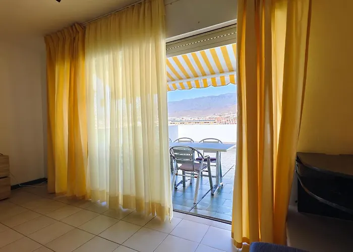 Spacious Penthouse Palmeras Ocean View 300 M To The Beach *