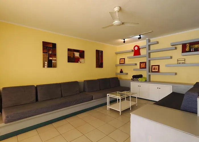 Spacious Penthouse Palmeras Ocean View 300 M To The Beach Apartment